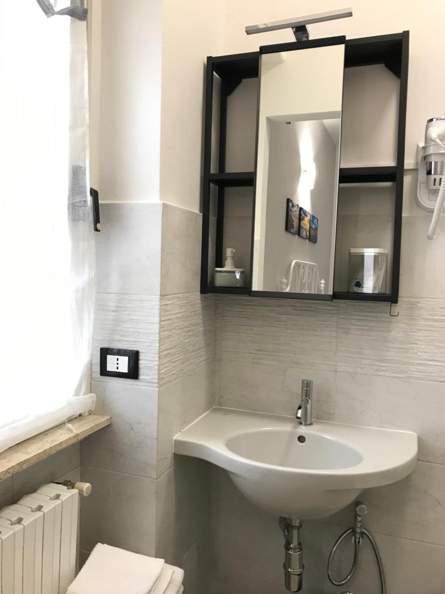Attico Livorno Bed & Relax Hotel Phòng bức ảnh